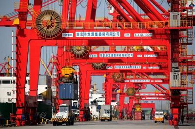 南京港 深耕“大通道”，提升长江黄金水道国内贸易“含金量”